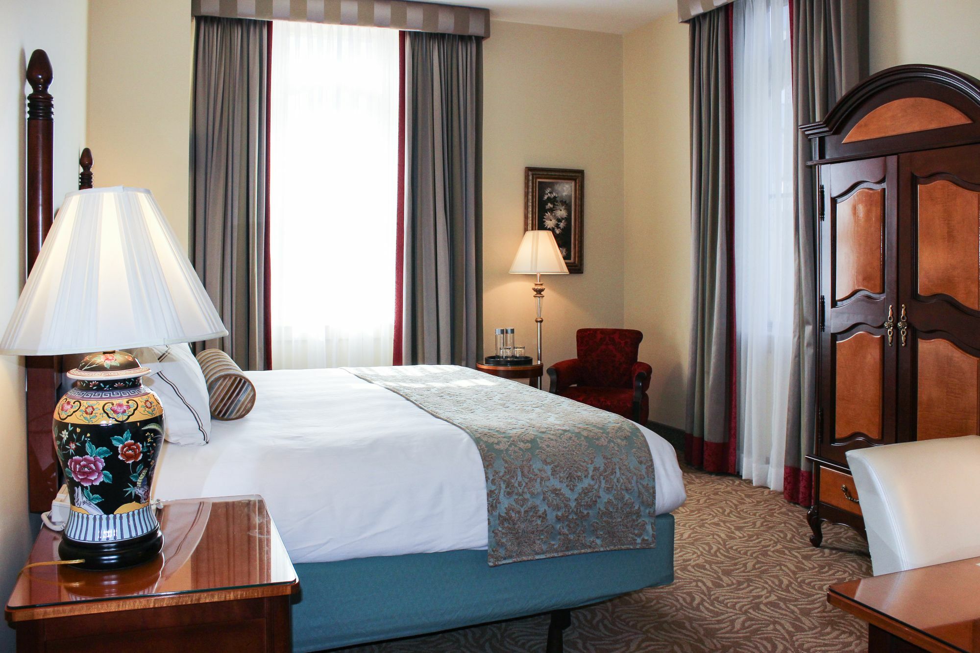 Hotel Providence Buitenkant foto